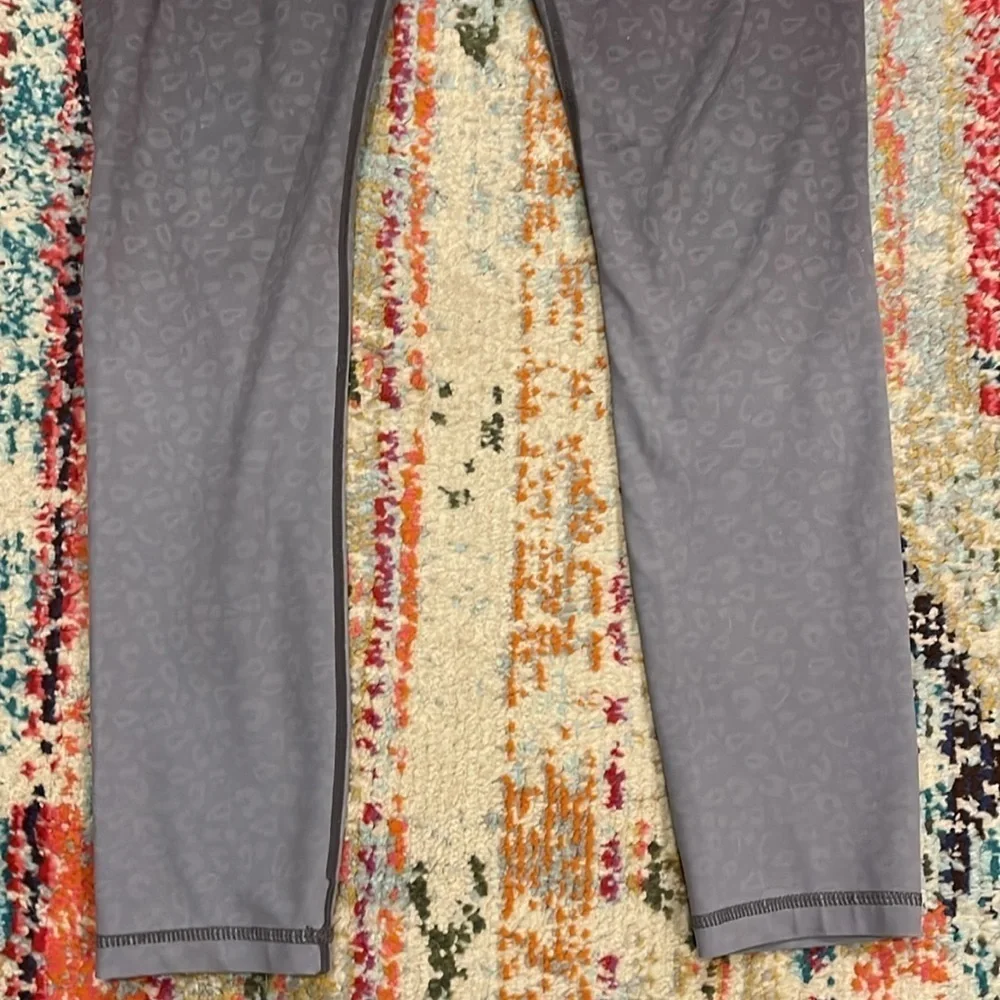 Zyia Active Gray Ombré Leopard Leggings